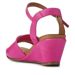 Adjustable Buckle Wedges - Pink