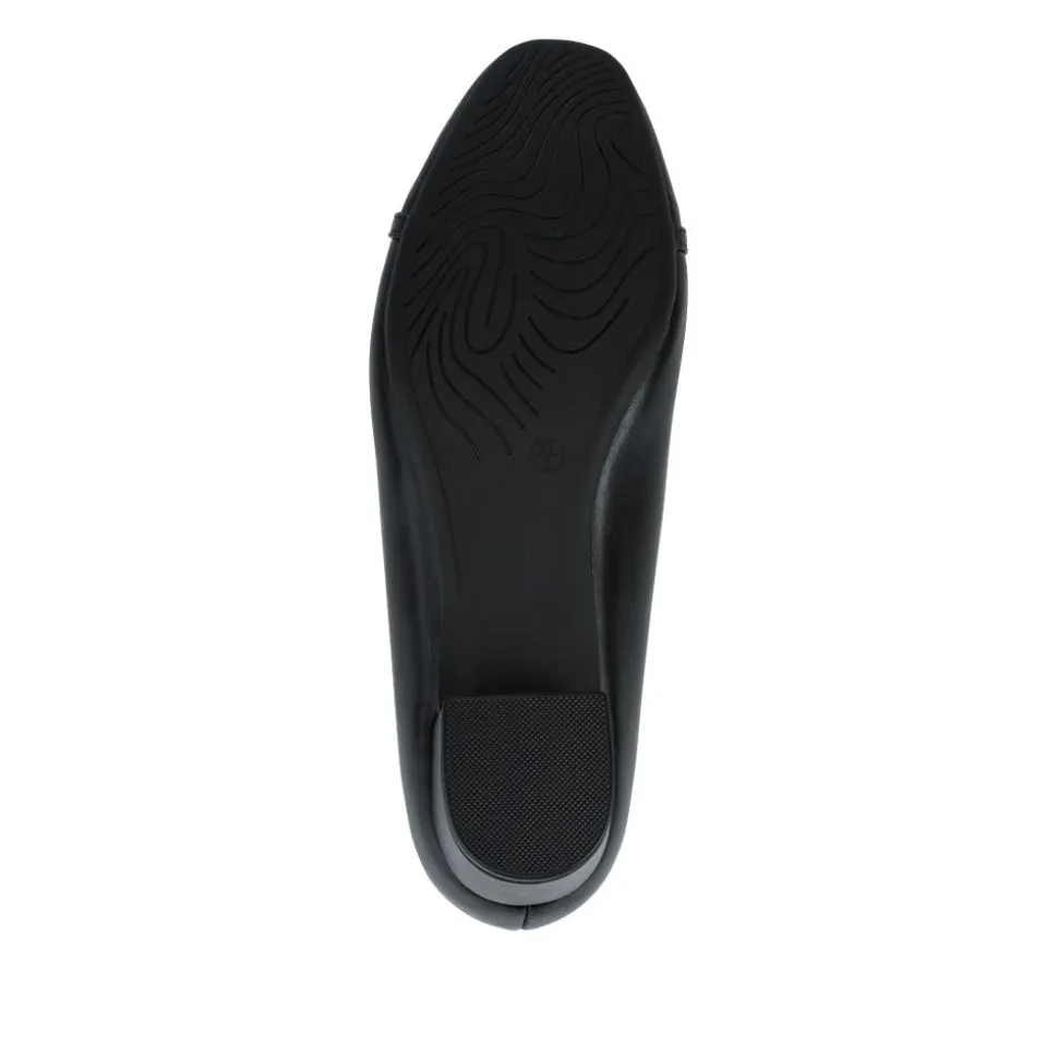 Block Heeled Chain Embellished Pumps - Black