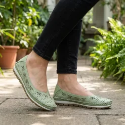 Breathable All Leather Grippy Pumps - Lime