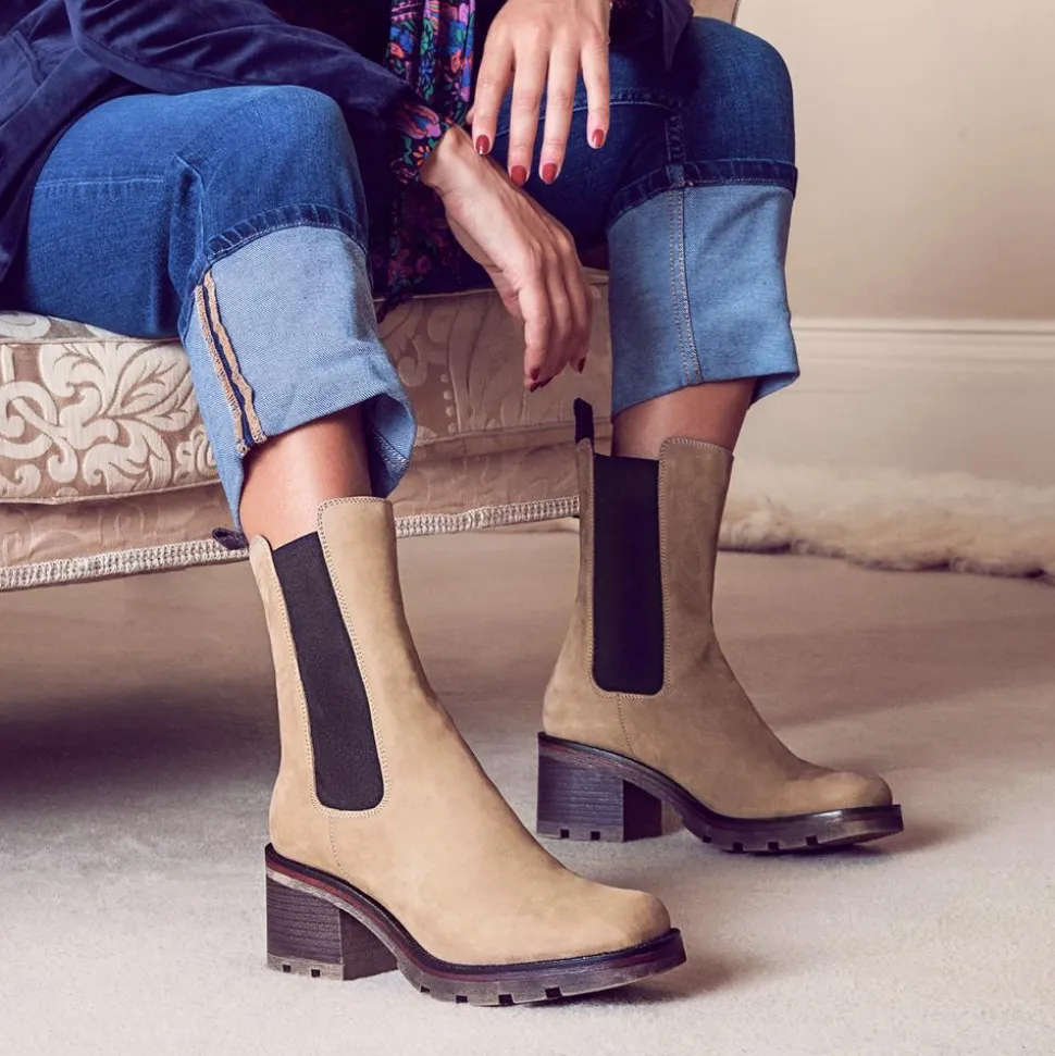 Clemenzia Block Heeled Chelsea Boots - Beige Nubuck