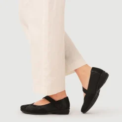Extra-Cushioned Leather Mary Janes - Black