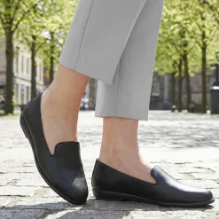 Flat-Soled Casual Slip-On Shoes - Black