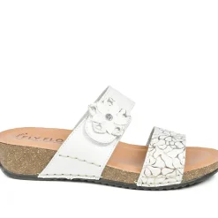 Fly Flot Adjustable Fasten Strappy Sandals - White