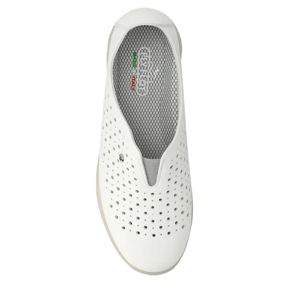 Fly Flot Anatomic Slip On Shoes - White