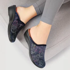 Fly Flot Engraved Self Moulding Mules - Navy