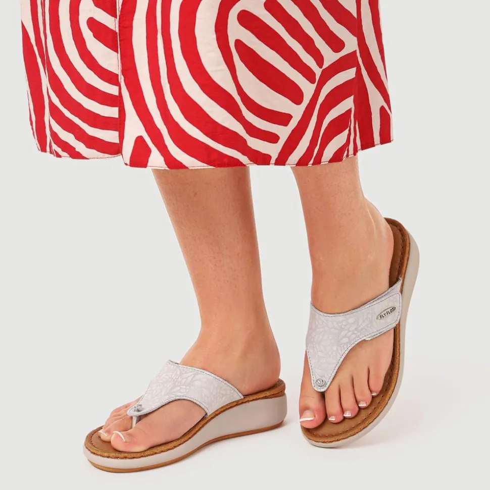 Fly Flot Leather Touch Fasten Toe Post Sandals - White