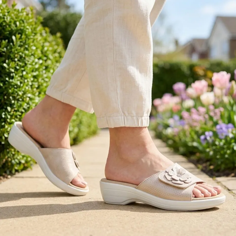 Fly Flot Mule Sandals - Beige