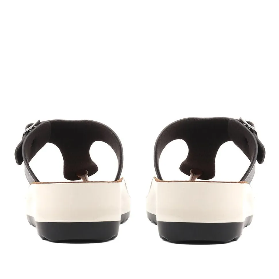 Fly Flot Toe Post Sandals - Black