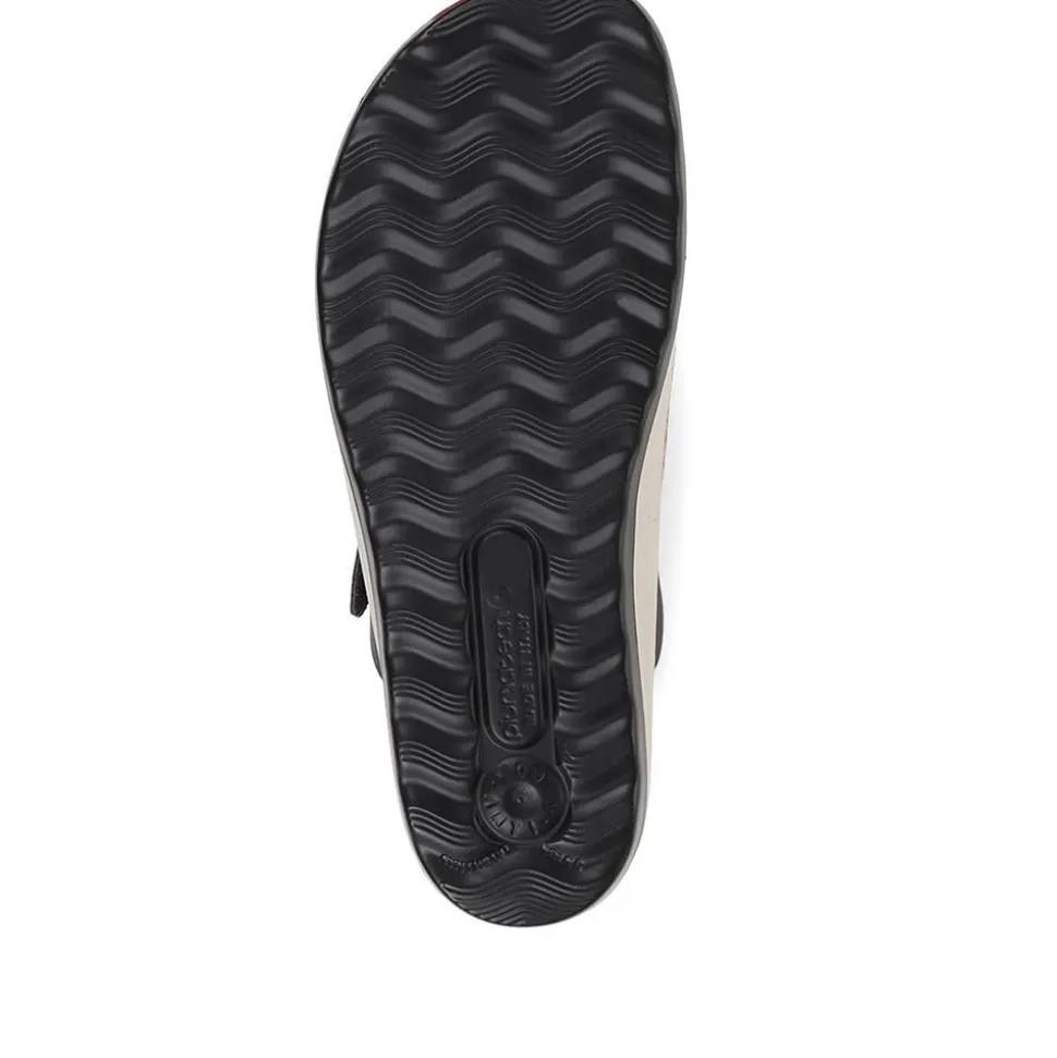 Fly Flot Toe Post Sandals - Black