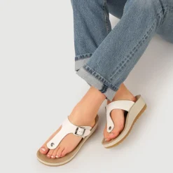 Fly Flot Toe Post Sandals - White