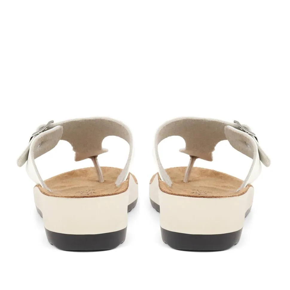 Fly Flot Toe Post Sandals - White
