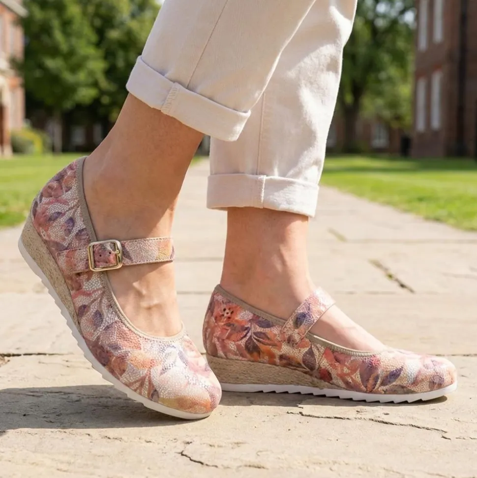 Grippy Adjustable Fasten Mary Janes - Pink Floral