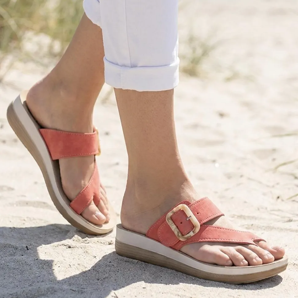 Inblu Wedge Heel Toe Post Sandals - Red