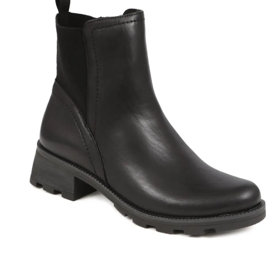 Leather Cleated Sole Chelsea Boots - Black