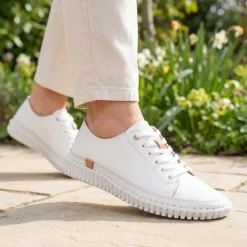 Leather Flexible Lightweight Lace Up Trainers - White