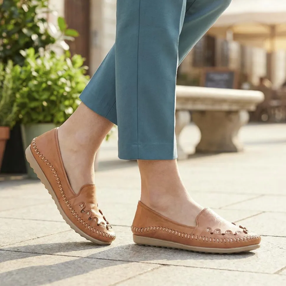Leather Slip-On Pumps - Tan