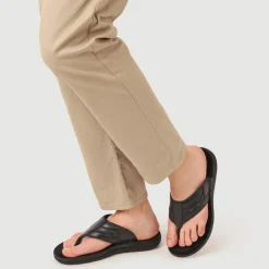 Leather Toe Post Sandals - Black