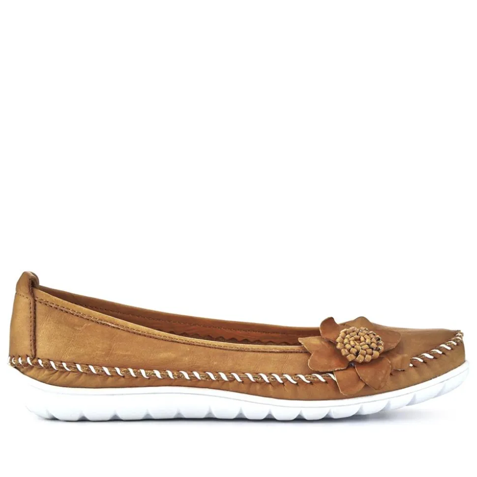 Lightweight Leather Pumps - Tan