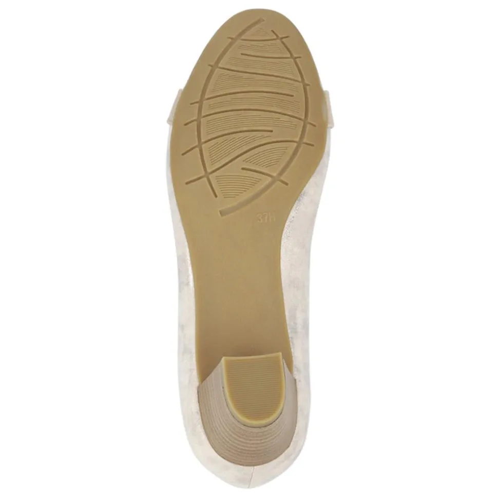Lightweight Slip-On Court Shoes - Beige-Gold
