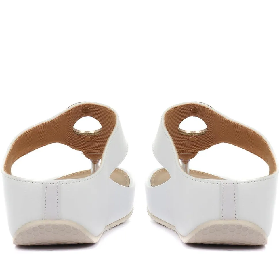 Metallic Toe Post Sandals - White