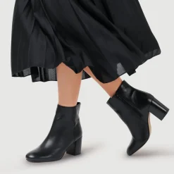 Neptune Wide-Fit Smart Ankle Boots - Black