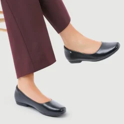 Rounded-Toe Ballet Flats - Black