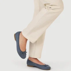 Short-Heeled Casual Pumps - Blue