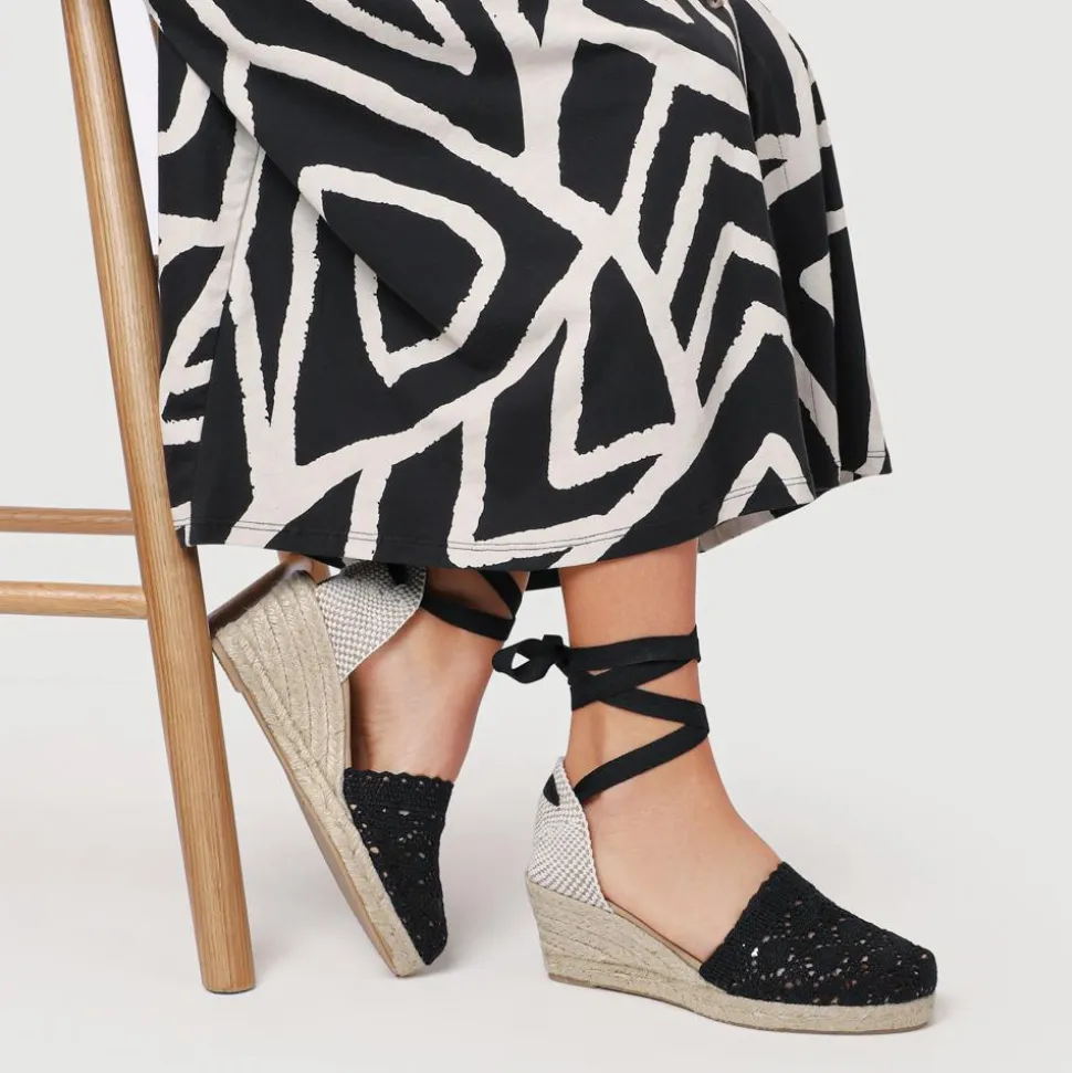 Single Lace Wedge Sandals - Black