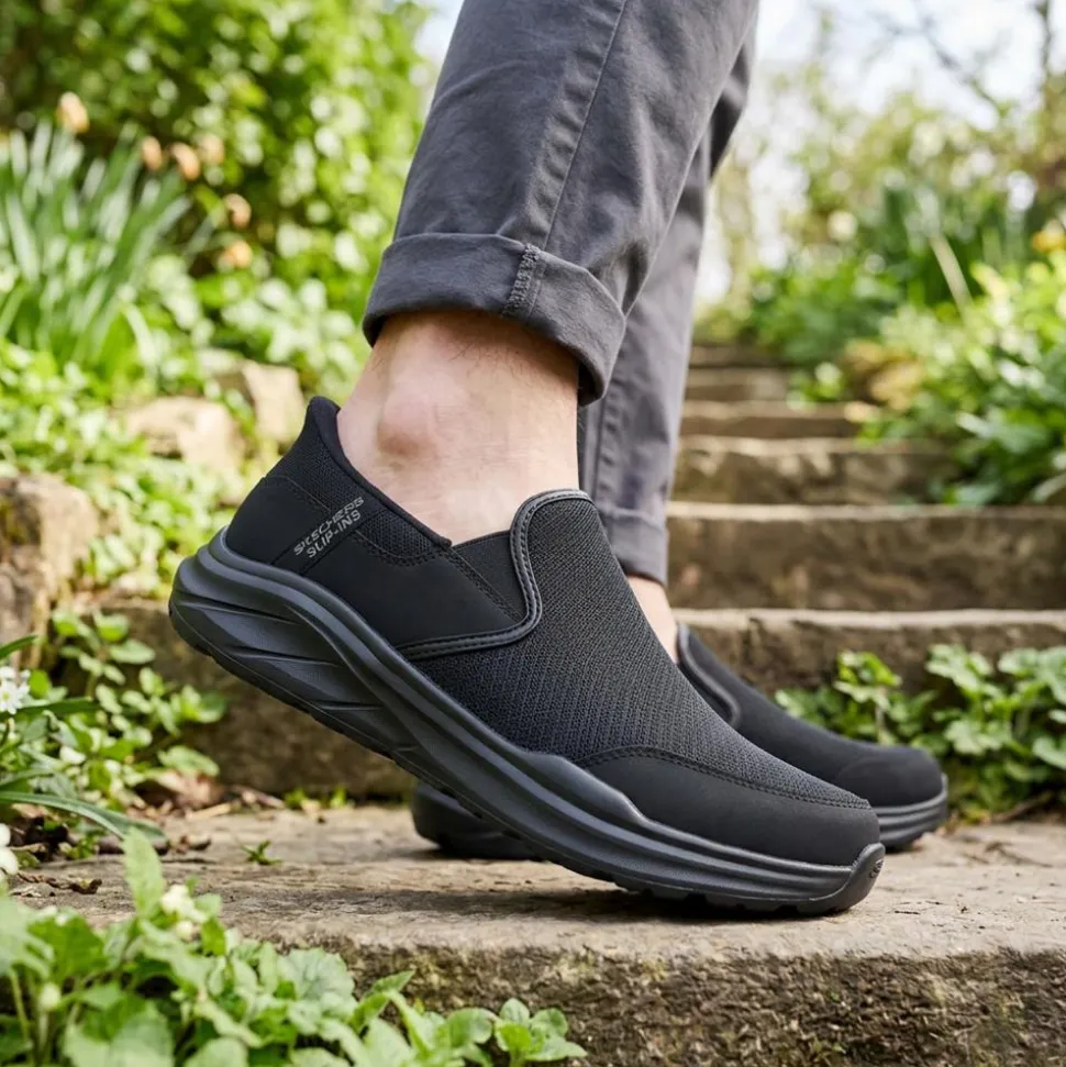 Skechers Slip-ins Equaliser 6.0 Trainers - Black-Black