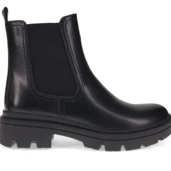 Slip-On Chelsea Boots - Black