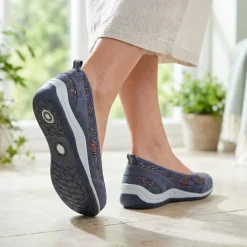 Slip-On Patterned Lightweight Pumps - Denim Multi