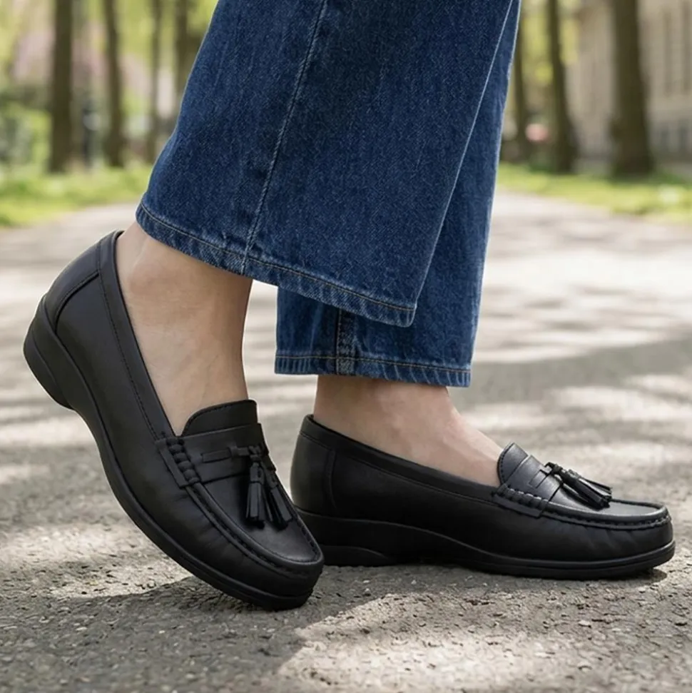 Smart Leather Tasselled Moccasins - Black