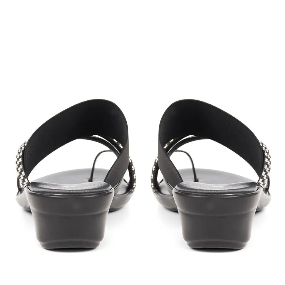 Smart Toe Post Sandals - Black