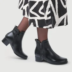 Smart Zip-Fastening Boots - Black