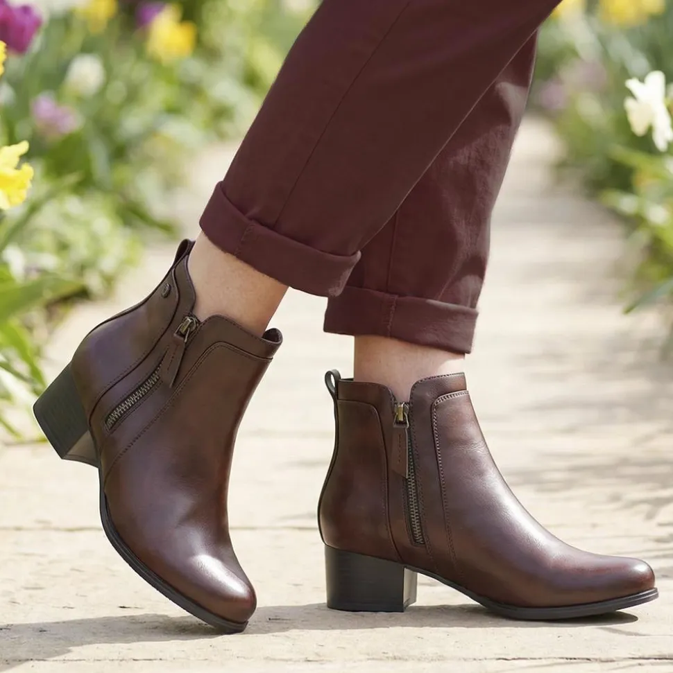 Smart Zip-Fastening Boots - Brown