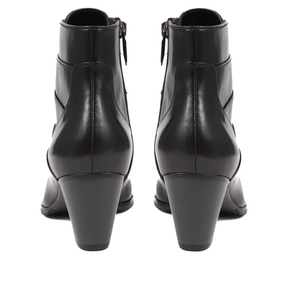 Sonia Heeled Boots - Black