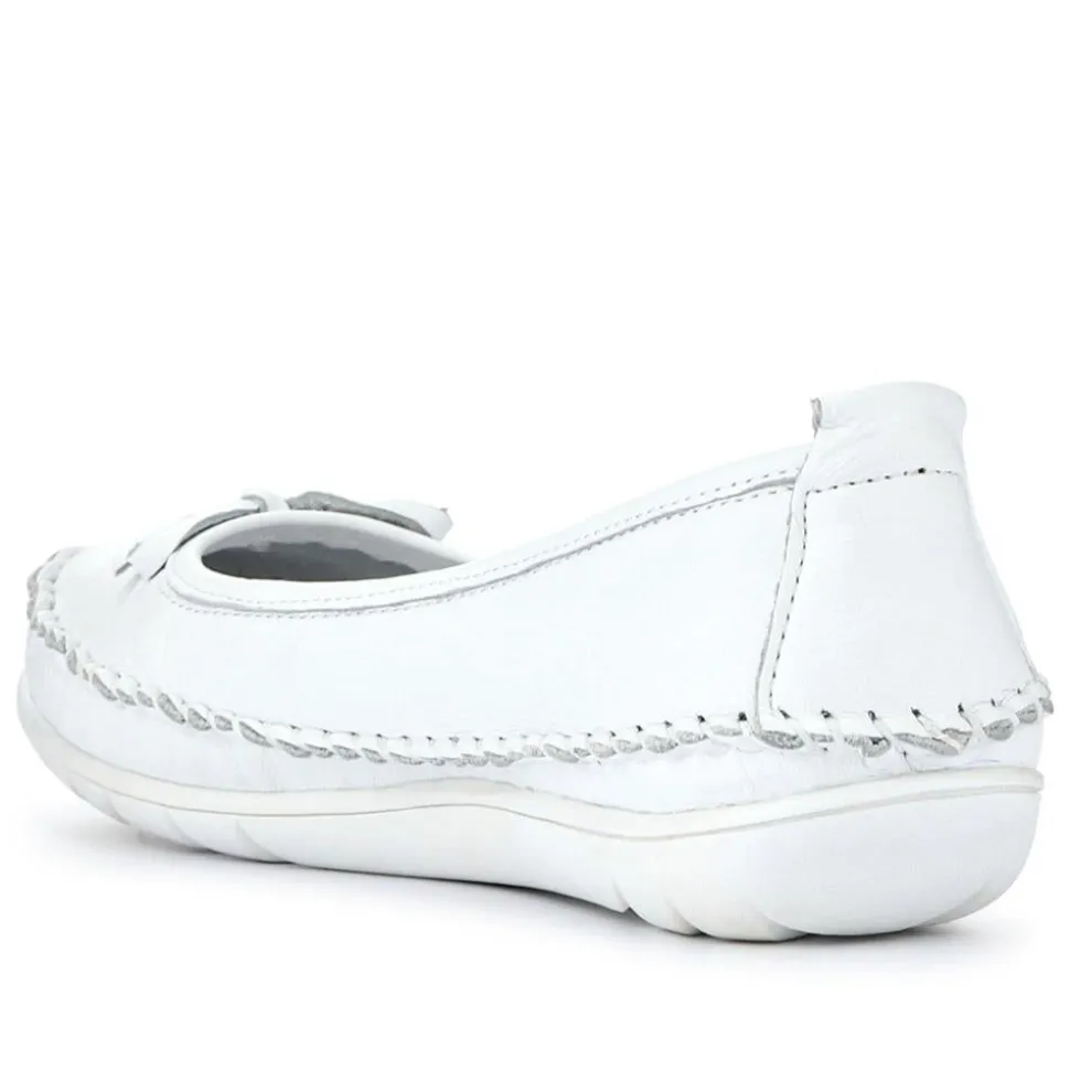Stitched Leather Pumps - White