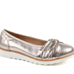 Wide Fit Chunky Bow Detailed Pumps - Gold