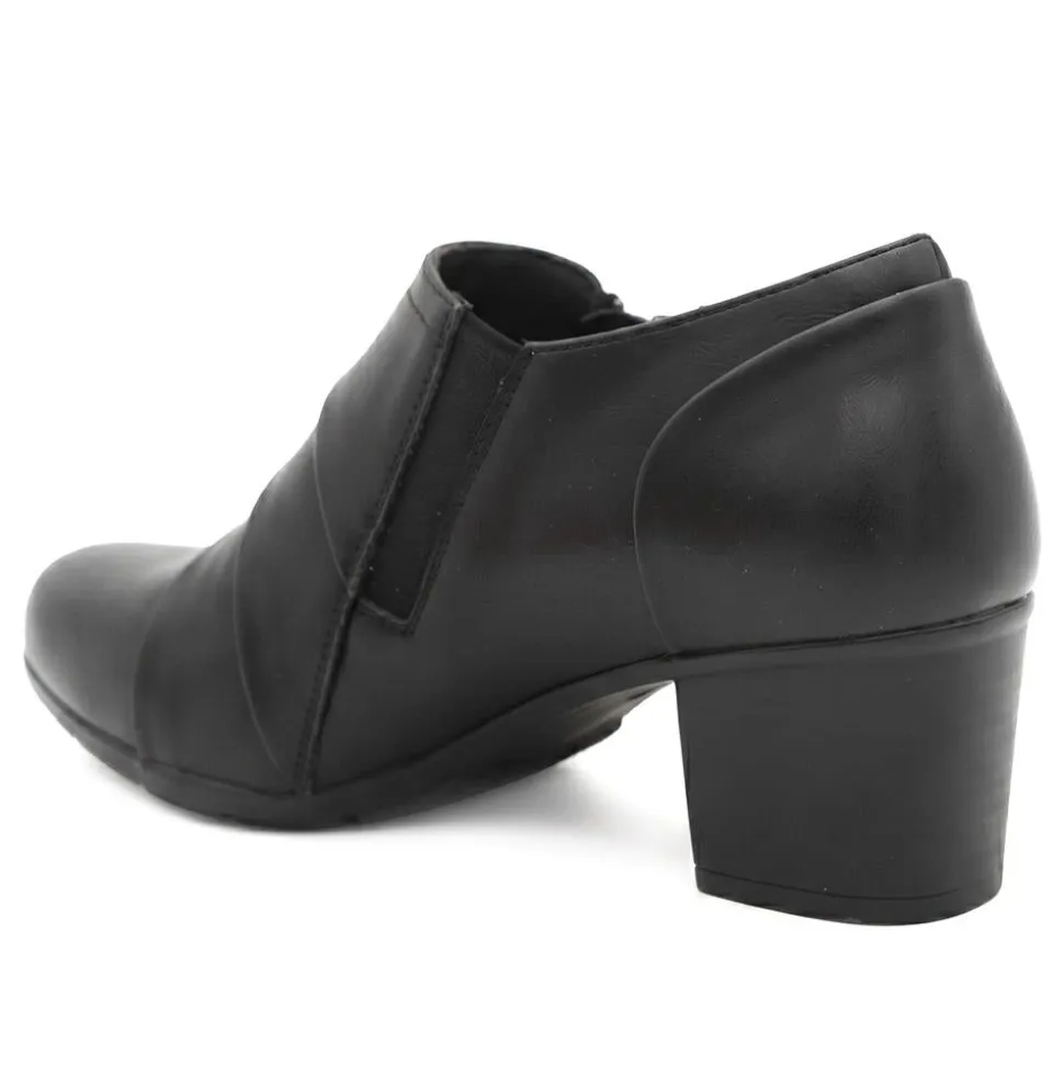 Zip Fasten Block Heel Ankle Boots - Black